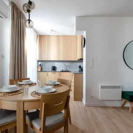 Szmaragdowy By Major Domus Club *