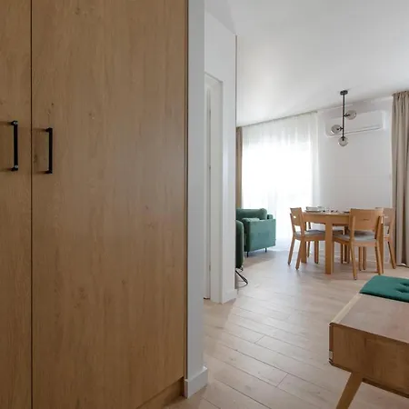 Szmaragdowy By Major Domus Club *