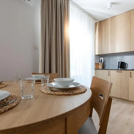 Szmaragdowy By Major Domus Club